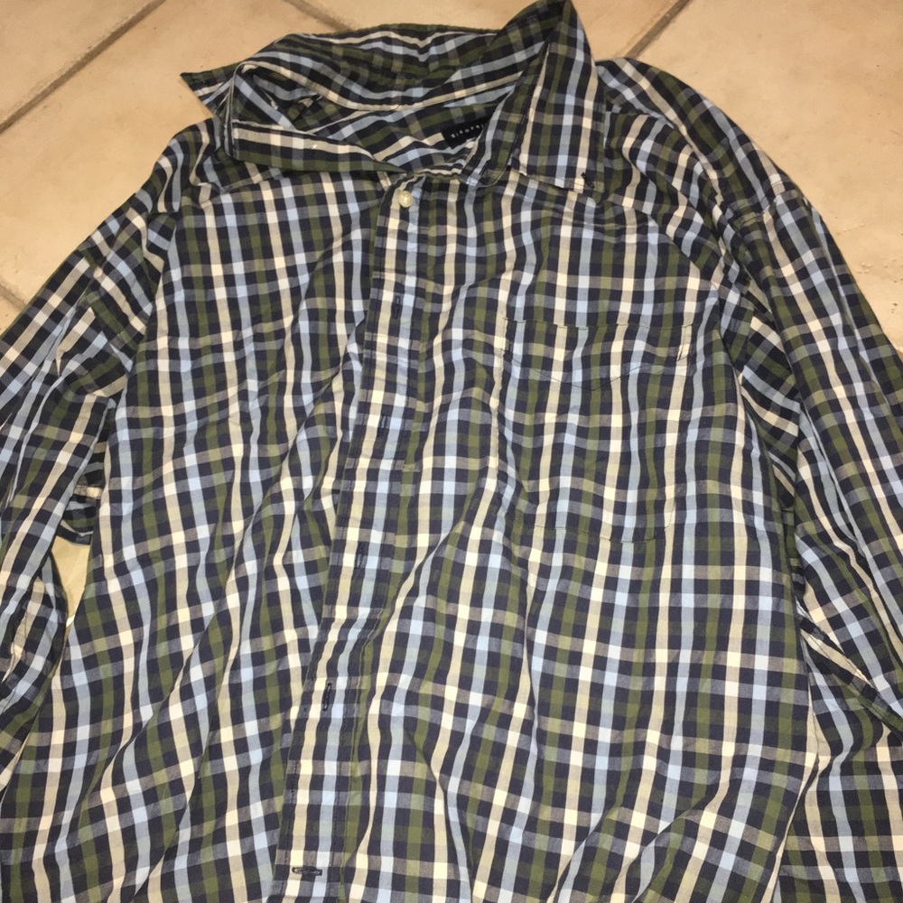 A Long Collard Sleeve Shirt